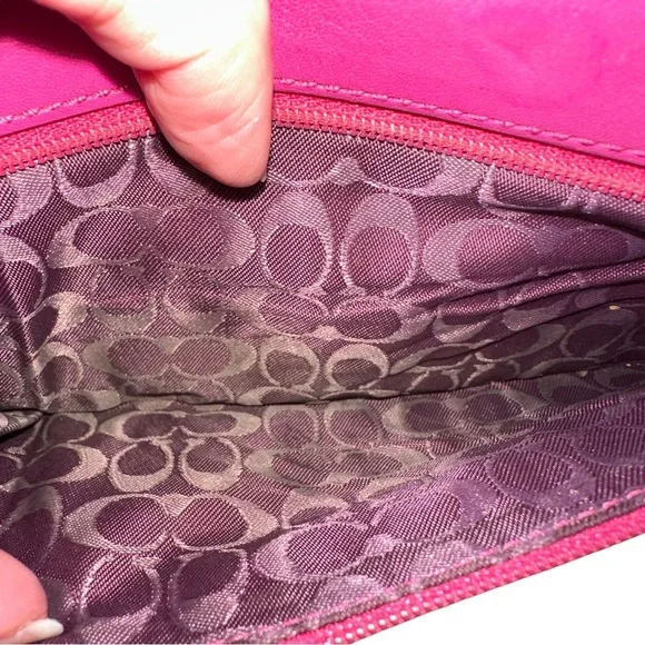 Coach Vintage Fuchsia Leather Wallet - Picture 8 of 13